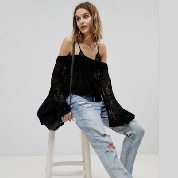 Free People Tops - Free People Ginger Berry burnout velvet off the shoulder top black XS